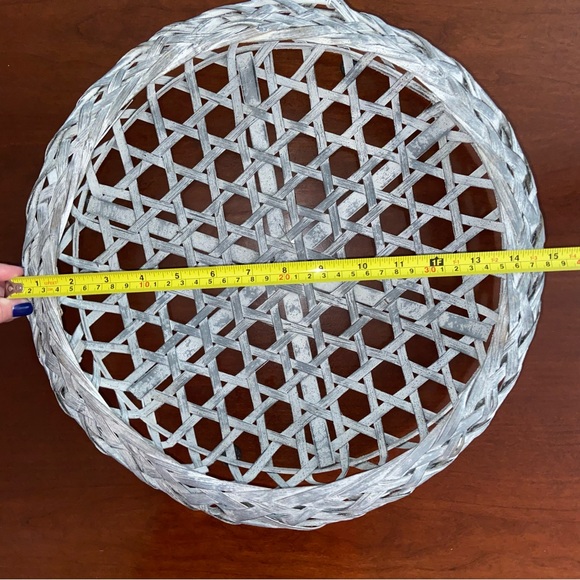 CUTE TABLE TOP WICKER BASKET - Picture 2 of 4